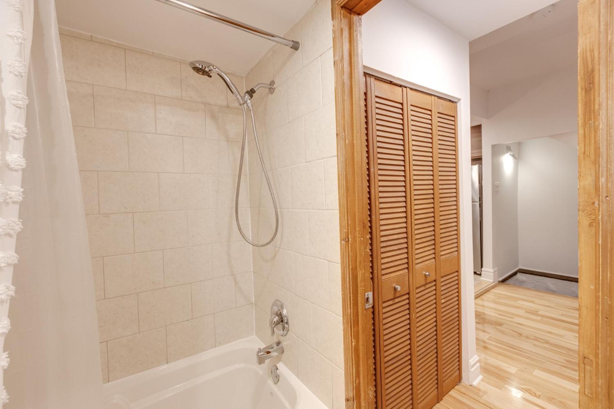 Apartement Saint Andre 蒙特利尔 外观 照片